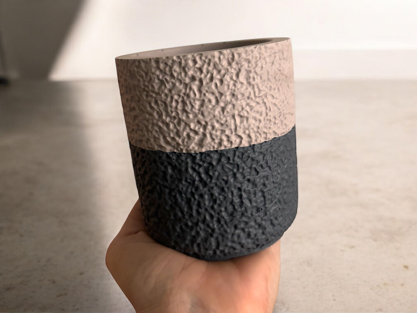 LAVA STONE CANDLE - Gunmetal split